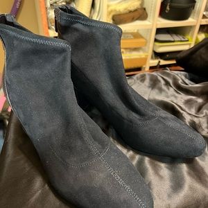 BandoLino Dark Blue Ankle Boots size 11M
